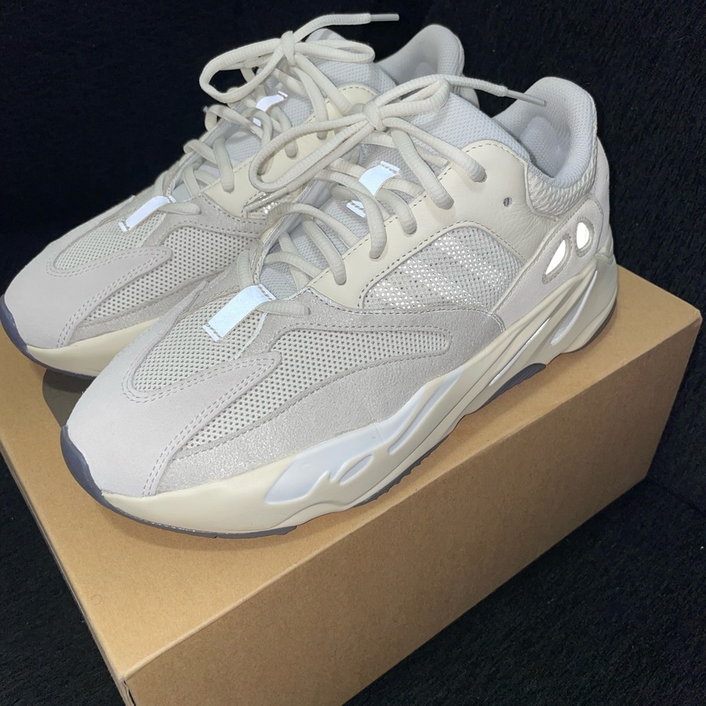 Yeezy Boost 700 “Analog”